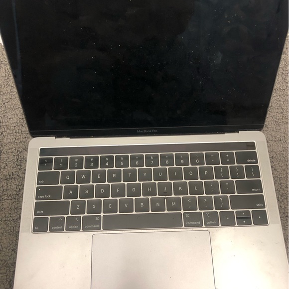 MacBook Pro 13’’ with Touch Bar still works no iCloud lock